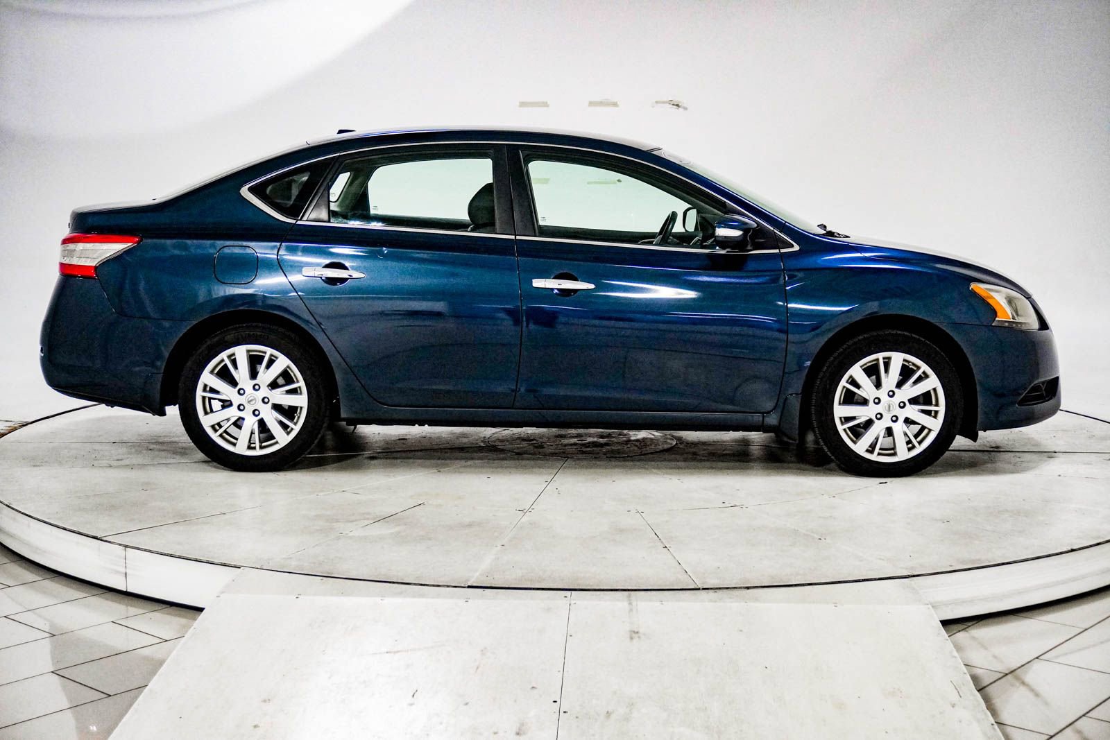 Used 2013 Nissan Sentra SL w/ Leather Pkg image 11