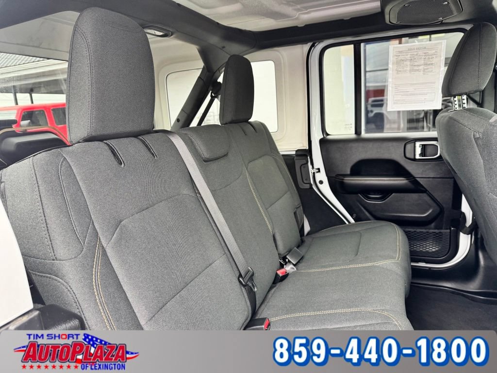 Used 2026 Jeep Wrangler Unlimited Sahara AWD/4WD image 38
