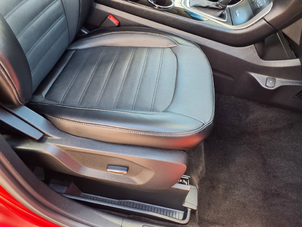 Used 2018 Ford Edge SEL w/ Equipment Group 201A FWD image 19