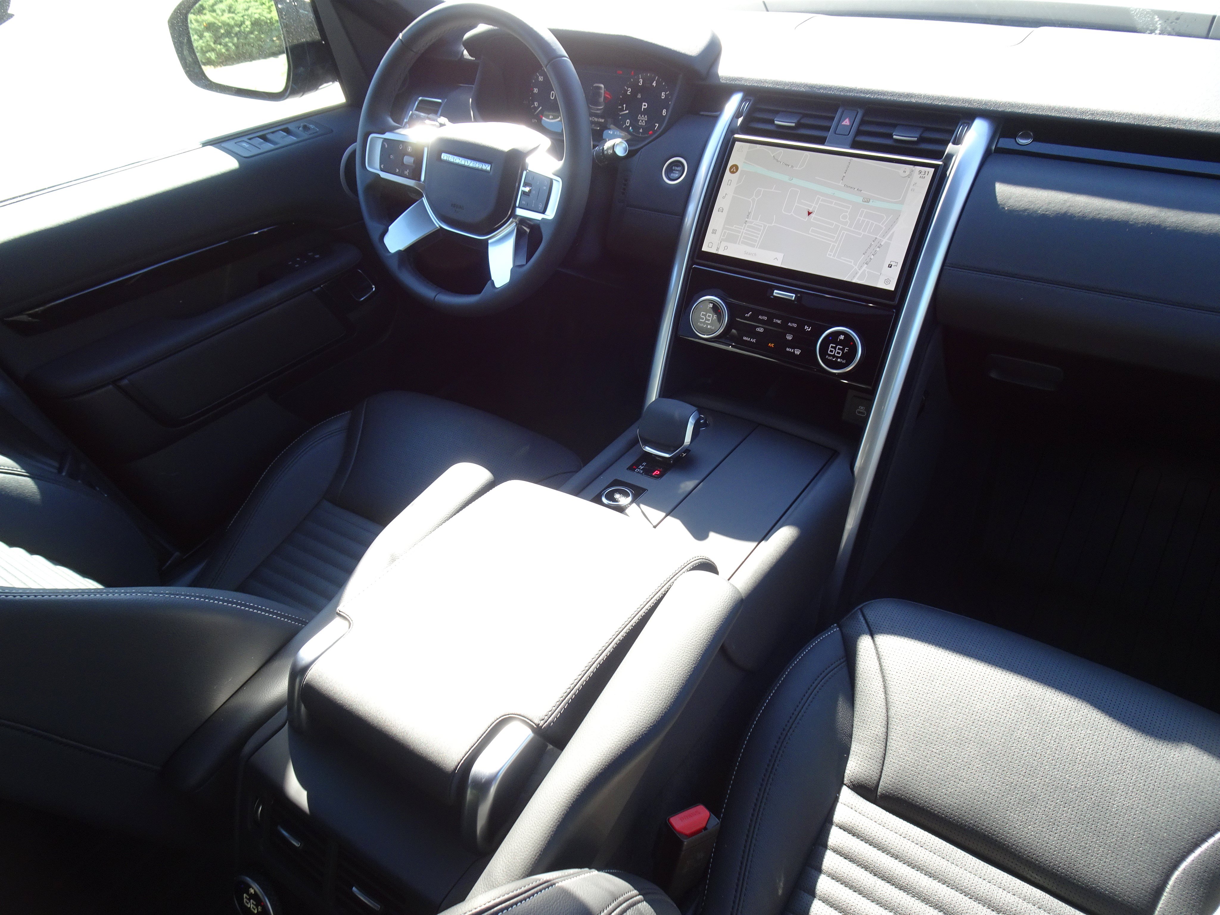 Certified 2025 Land Rover Discovery S AWD/4WD image 25