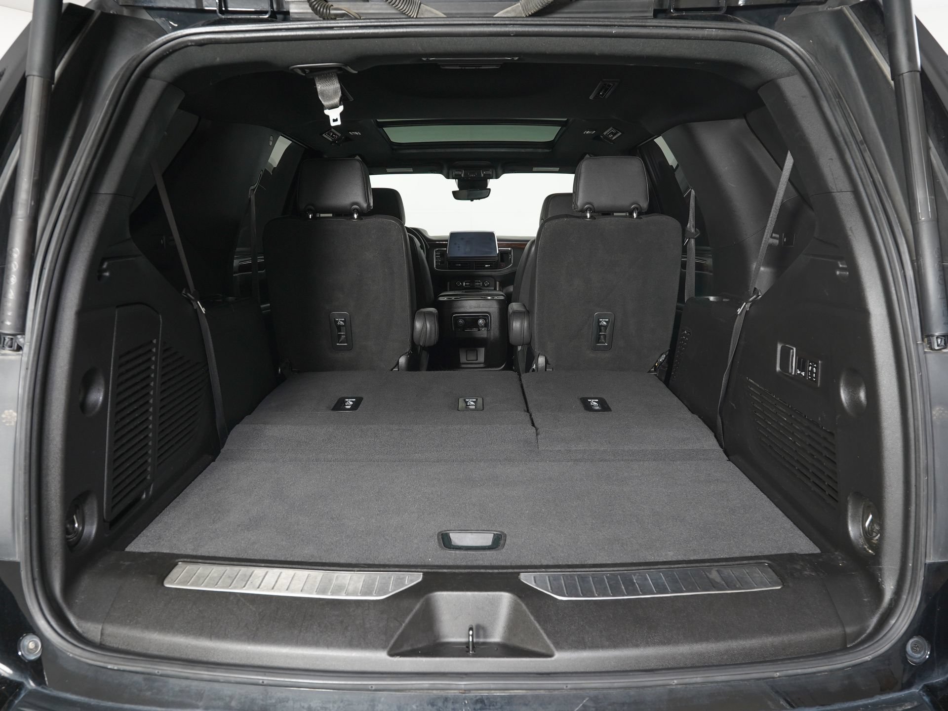 Used 2023 Chevrolet Tahoe High Country w/ Premium Package RWD image 12