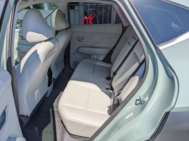 Used 2024 Hyundai Kona Limited FWD image 12