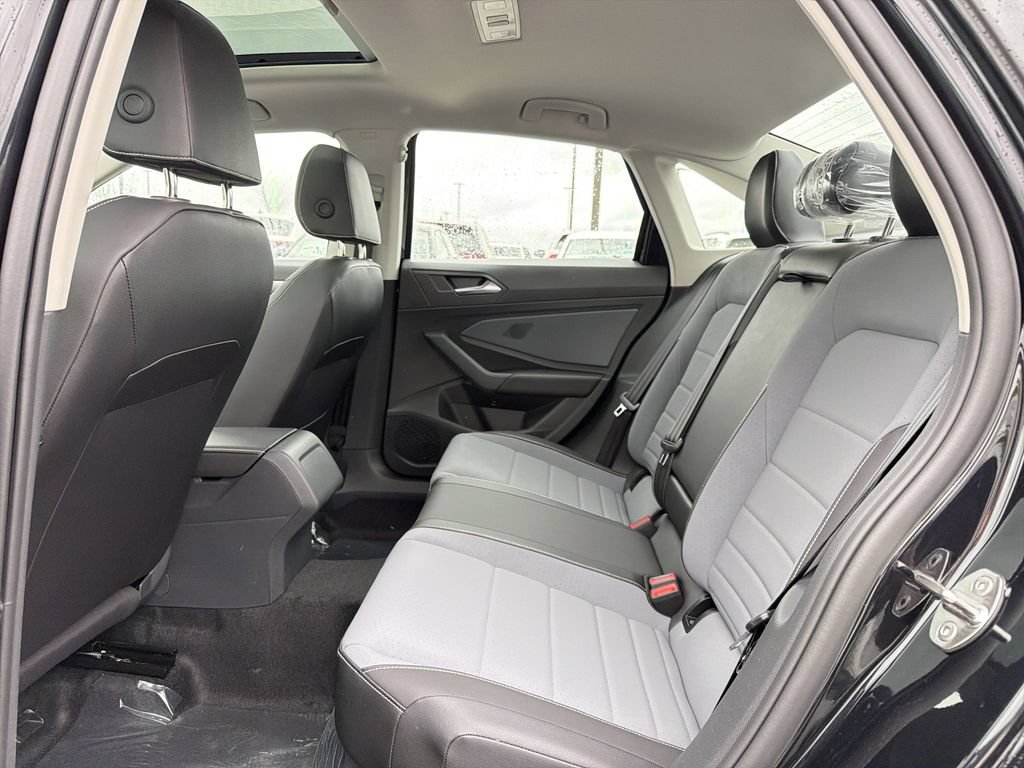 New 2026 Volkswagen Jetta SE FWD image 13