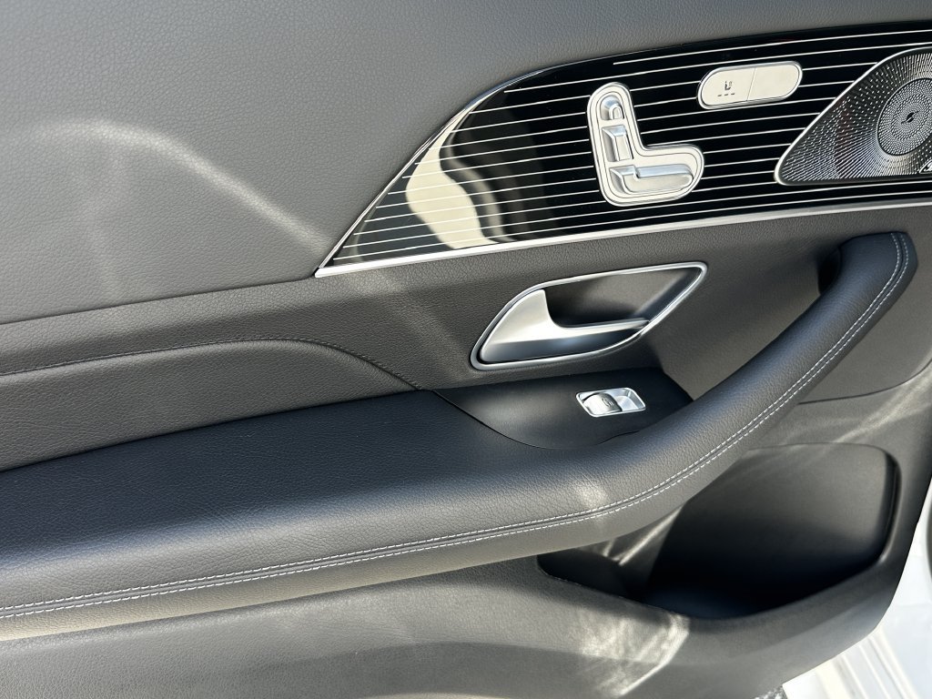 New 2026 Mercedes-Benz GLS 450 4MATIC image 25