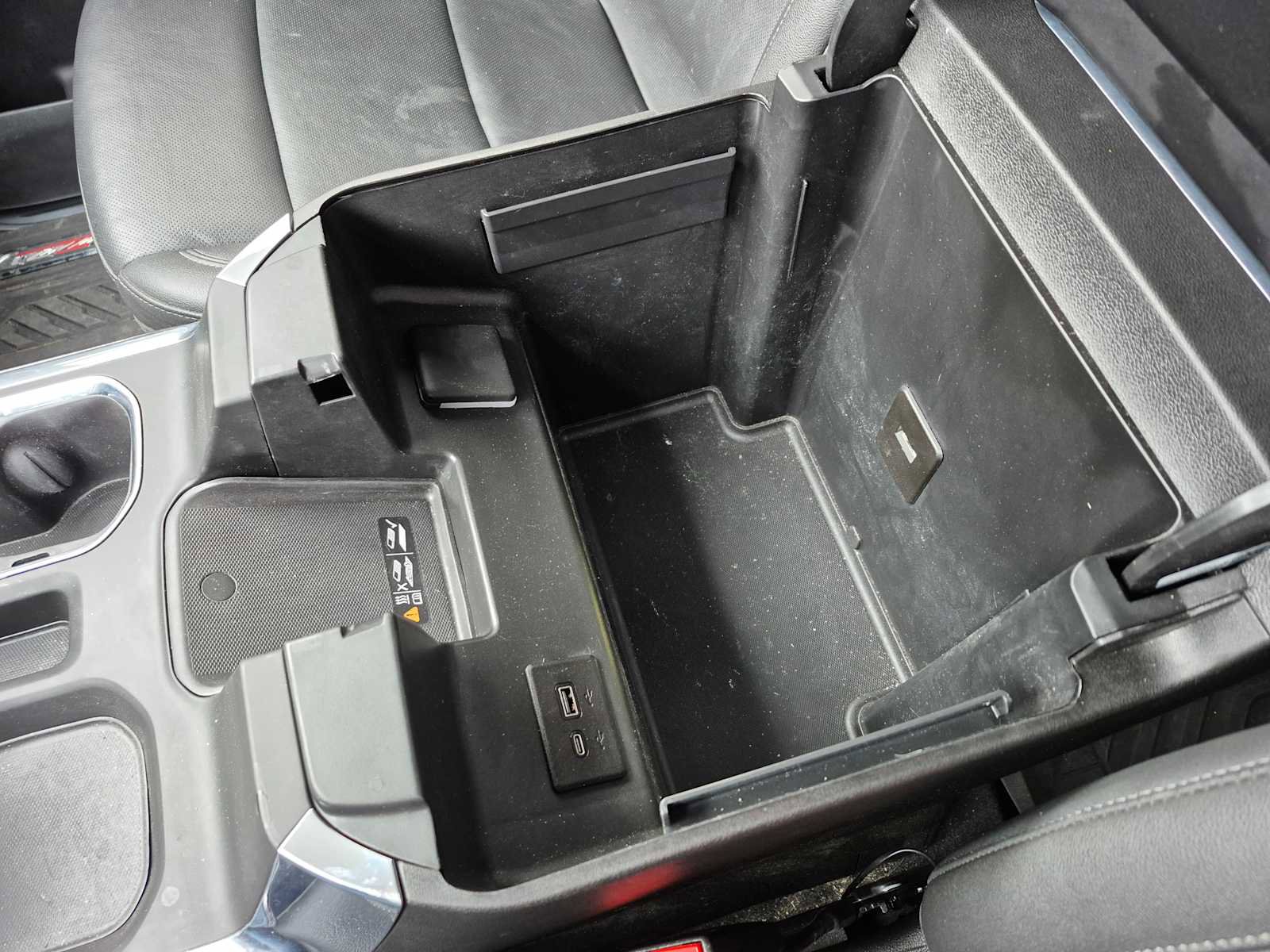 Used 2025 Chevrolet Silverado 1500 LTZ w/ Technology Package image 17