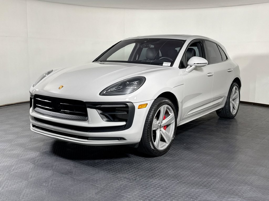 Certified 2023 Porsche Macan S AWD/4WD image 1