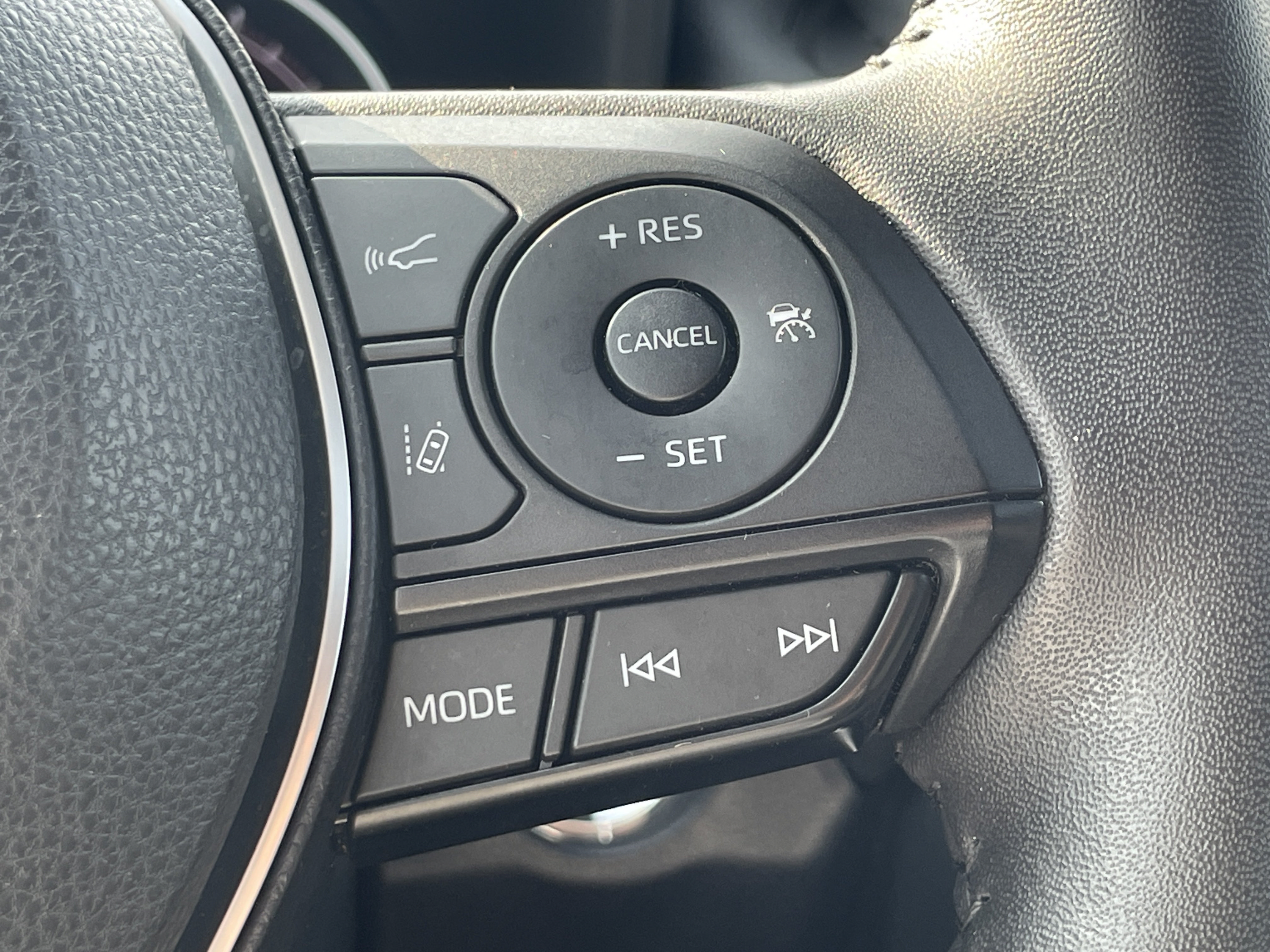 Used 2024 Toyota RAV4 XLE w/ Convenience Package AWD/4WD image 19