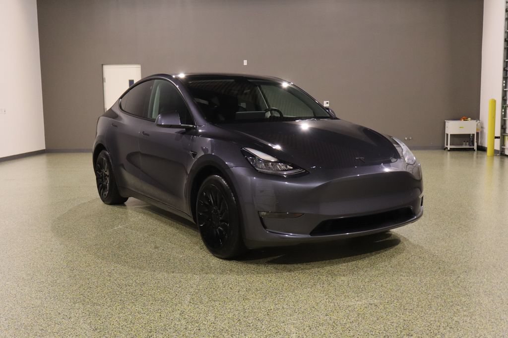 Used 2021 Tesla Model Y Long Range AWD/4WD image 1