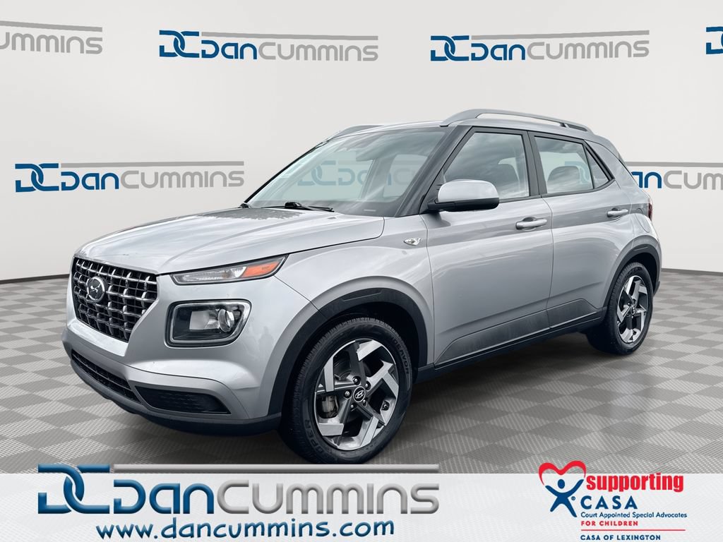 Used 2023 Hyundai Venue SEL FWD image 1