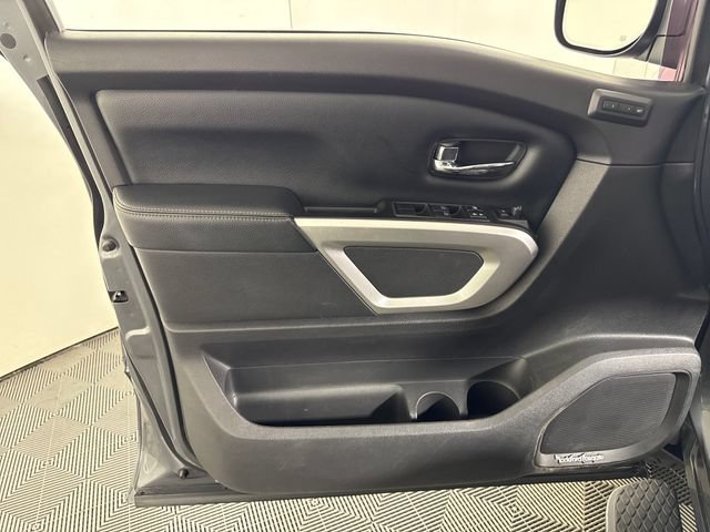 Used 2018 Nissan Titan SL AWD/4WD image 28