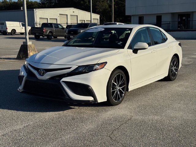 Used 2022 Toyota Camry SE FWD image 8