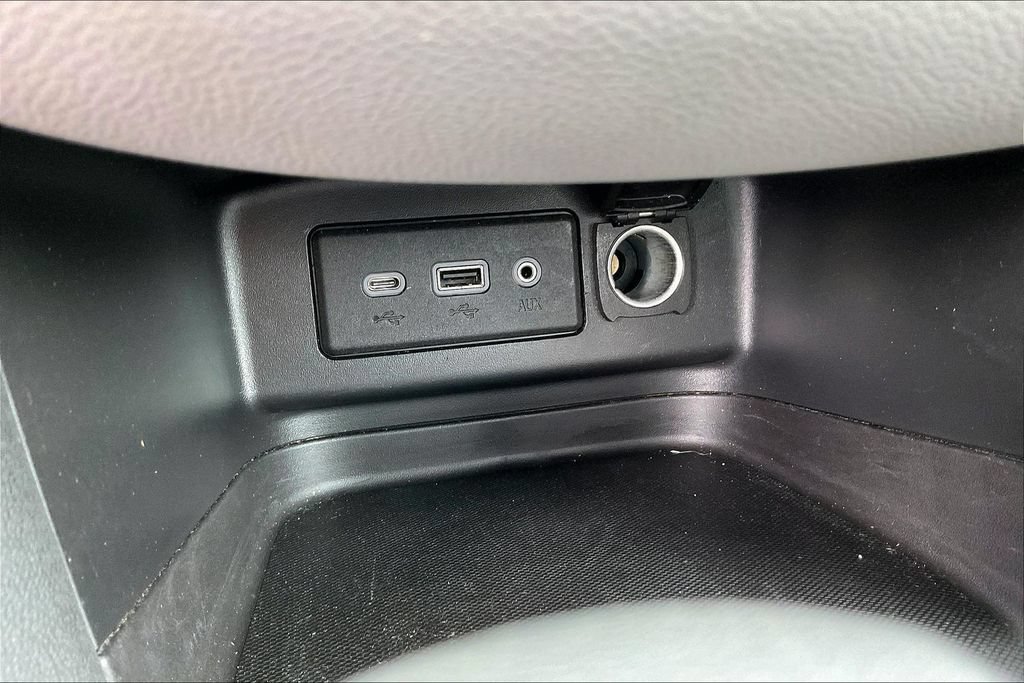 Used 2022 Chevrolet Equinox LT w/ Driver Convenience Package FWD image 16