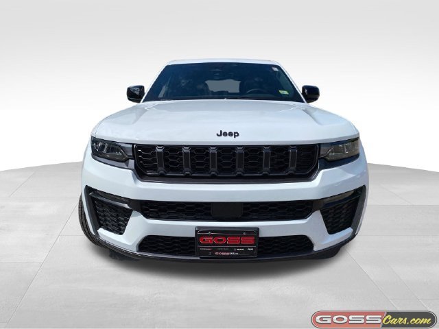 New 2026 Jeep Grand Cherokee Limited w/ Limited Altitude Package AWD/4WD image 2