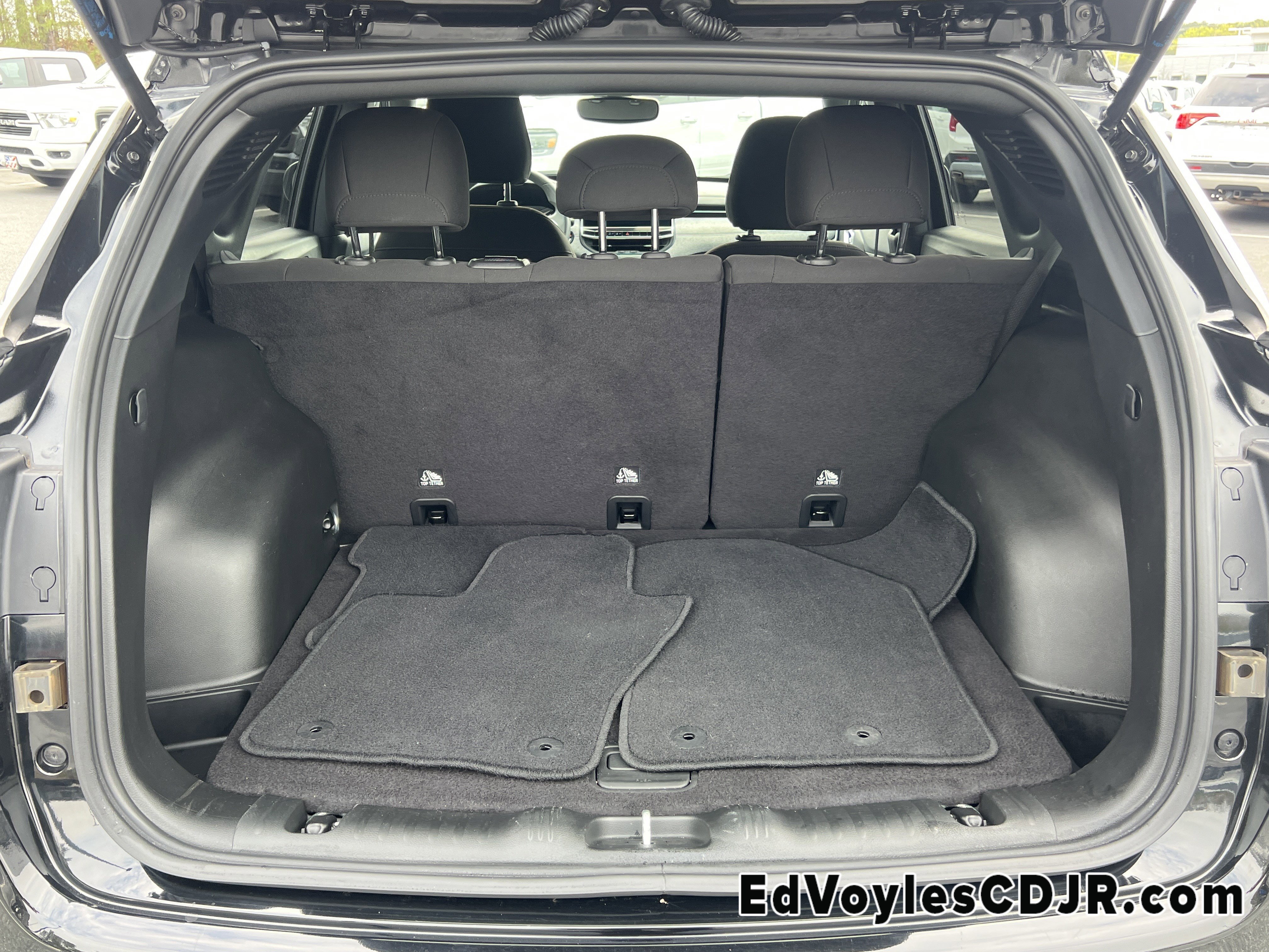 Used 2023 Jeep Compass Sport image 22