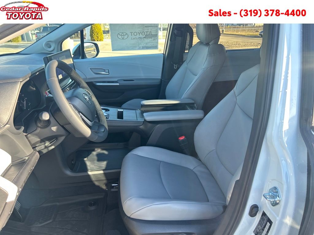 New 2026 Toyota Sienna XLE image 9