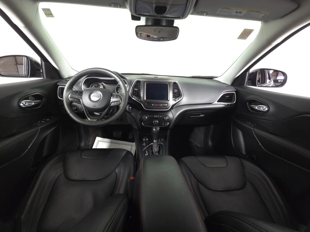 Used 2022 Jeep Cherokee Trailhawk w/ Premium Leather Package image 17