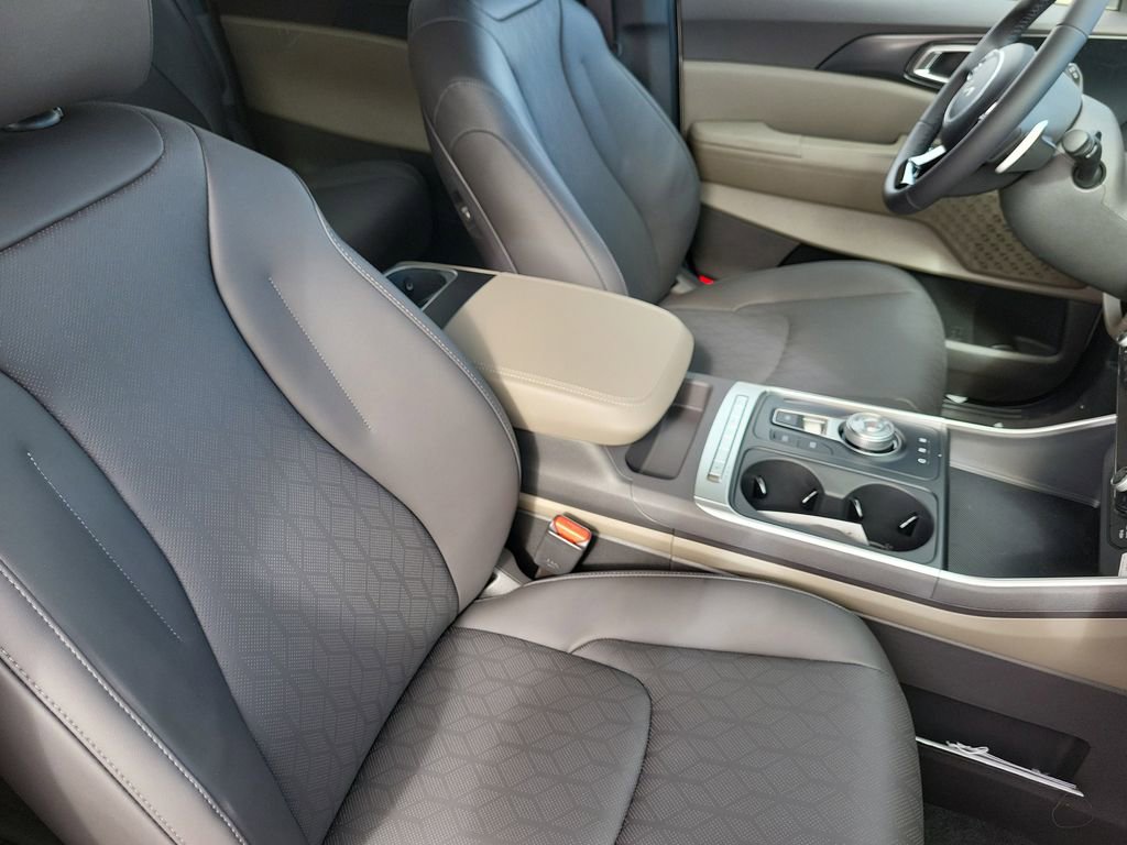 New 2026 Kia Carnival LXS FWD image 16