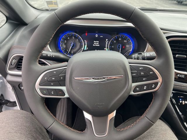 New 2026 Chrysler Pacifica Pinnacle FWD image 18