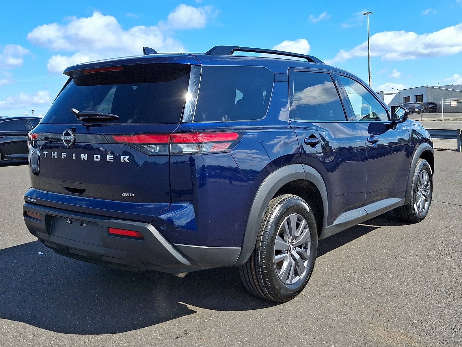 Used 2025 Nissan Pathfinder SV AWD/4WD image 6