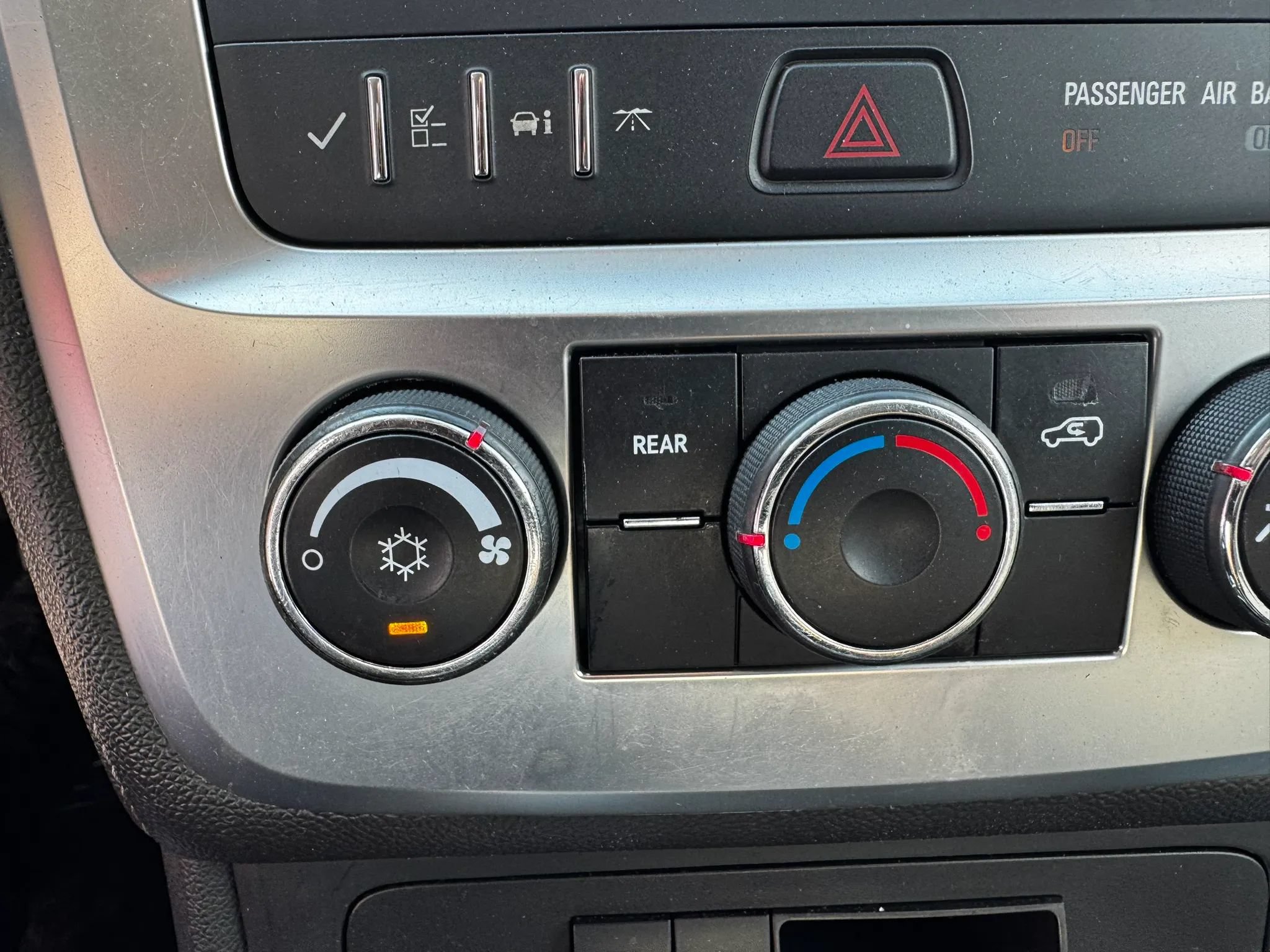 Used 2014 GMC Acadia SLE AWD/4WD image 17