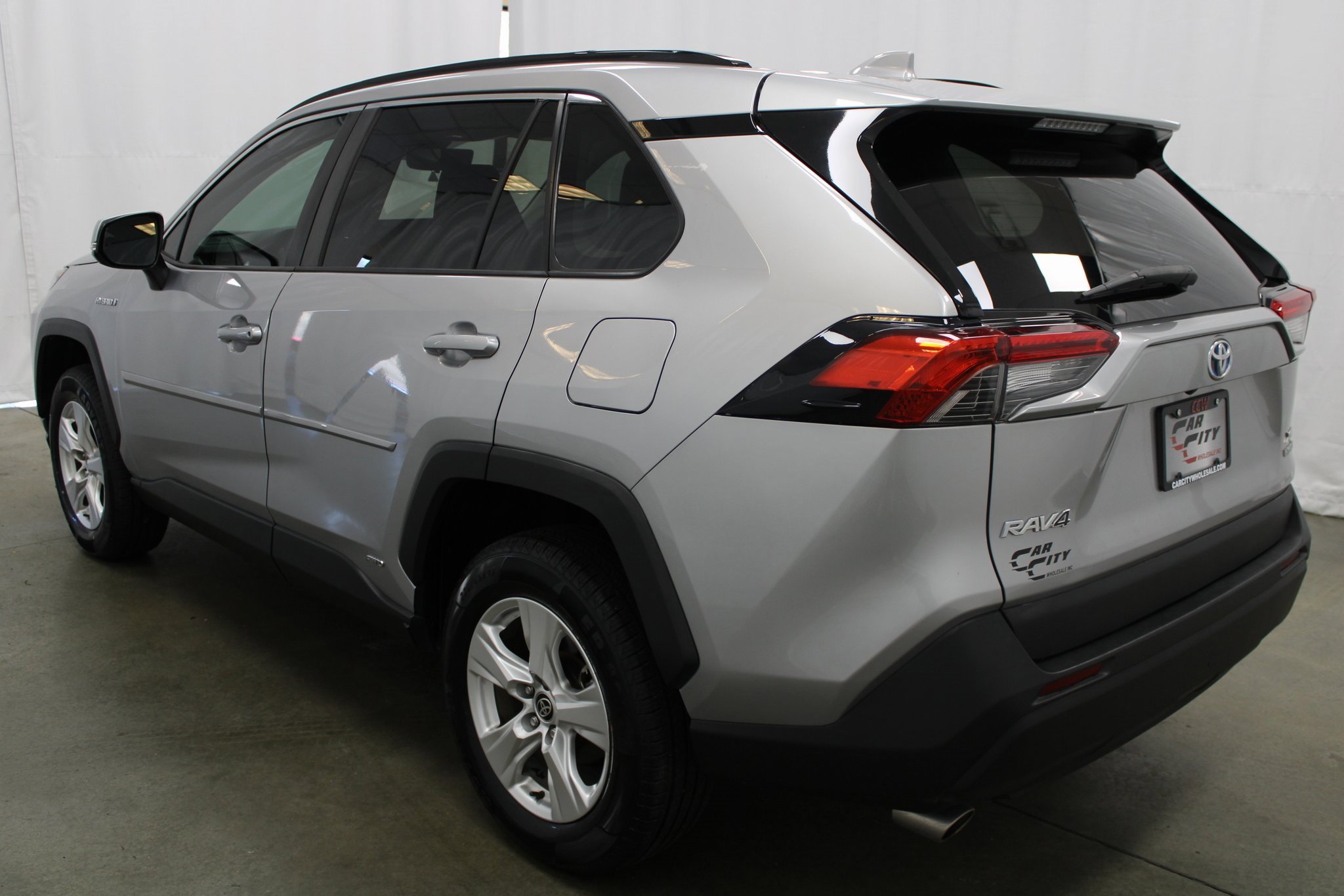 Used 2021 Toyota RAV4 XLE image 7