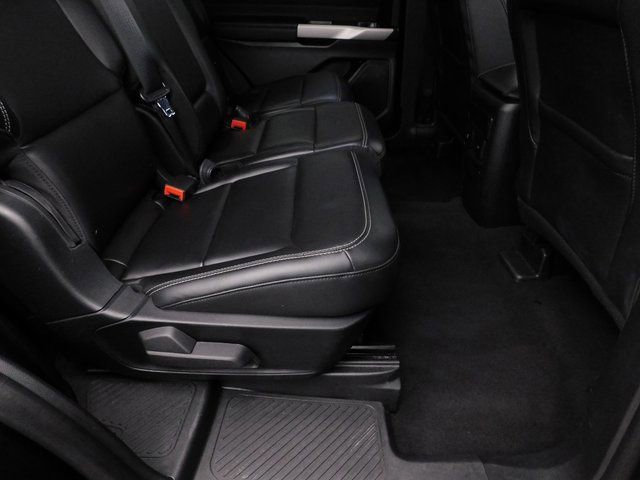 Used 2024 Ford Explorer XLT w/ Equipment Group 202A image 33