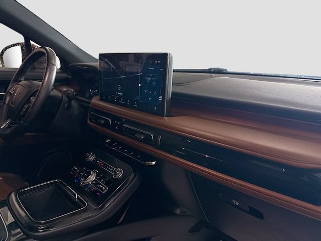 Used 2021 Lincoln Nautilus Reserve AWD/4WD image 31