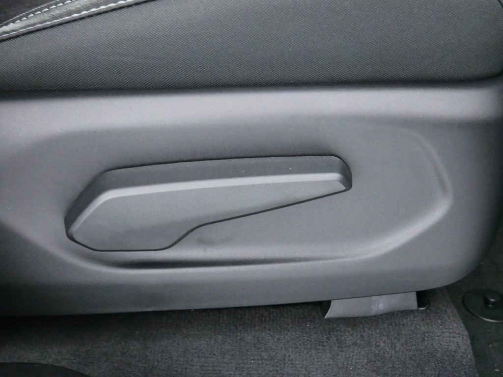 Certified 2024 Jeep Grand Cherokee Laredo w/ Luxury Tech Group I image 26