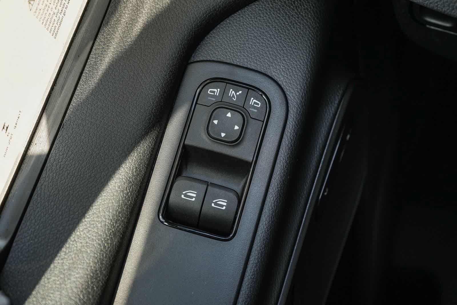 New 2025 Mercedes-Benz eSprinter 170 Cargo image 23