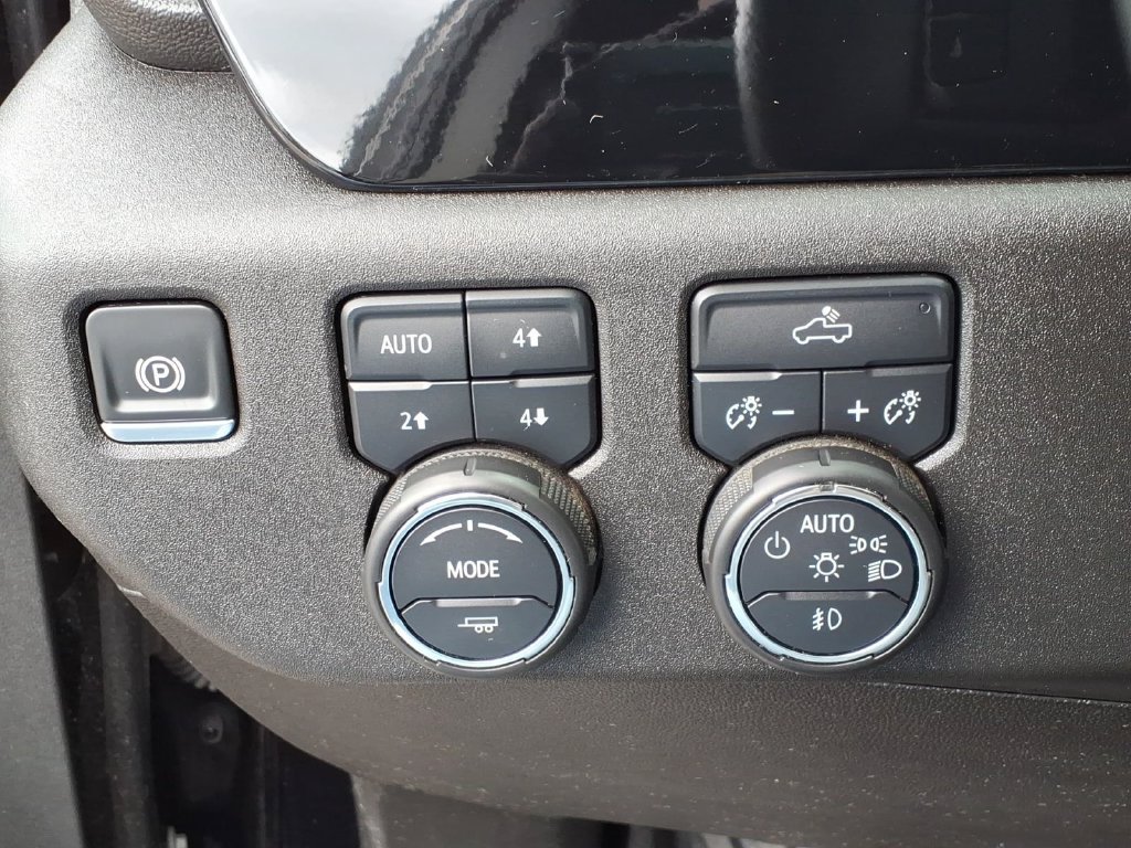 Used 2025 Chevrolet Silverado 1500 RST w/ Dark Appearance Package AWD/4WD image 35