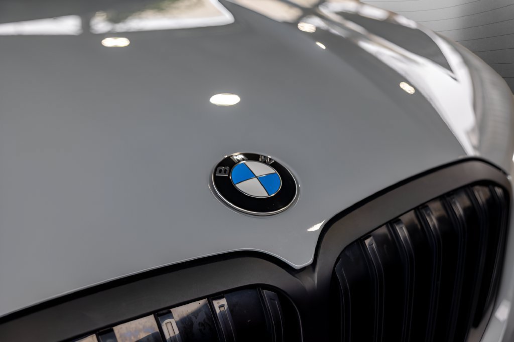 Used 2024 BMW X7 xDrive40i w/ M Sport Package AWD/4WD image 14