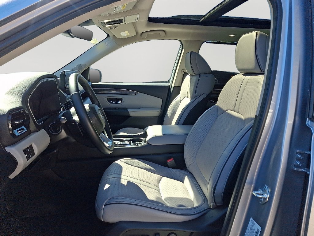 Used 2025 Honda Pilot Elite image 15