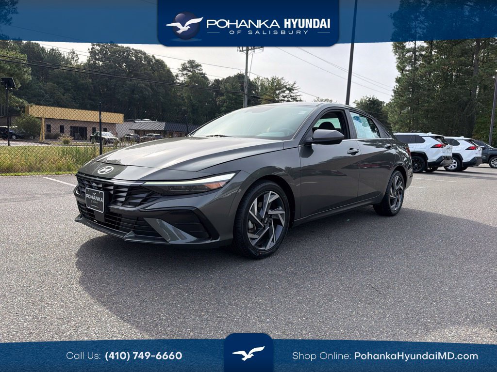Used 2024 Hyundai Elantra SEL w/ Convenience Package