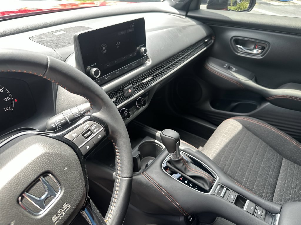 Certified 2025 Honda HR-V Sport image 24