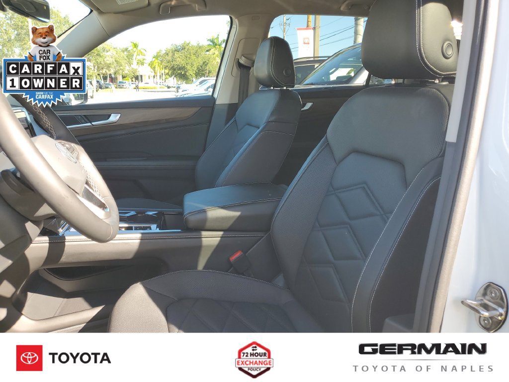 Used 2024 Volkswagen Atlas SE w/ Black Wheel Package FWD image 20