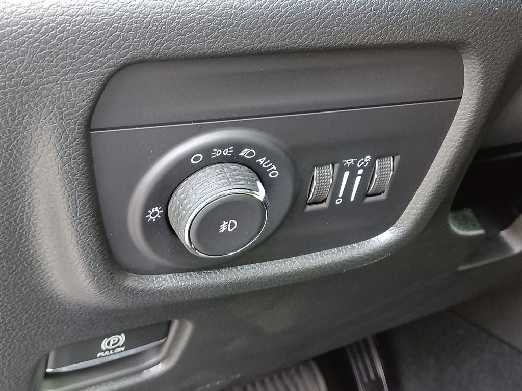 New 2026 Jeep Grand Cherokee L Limited AWD/4WD image 10