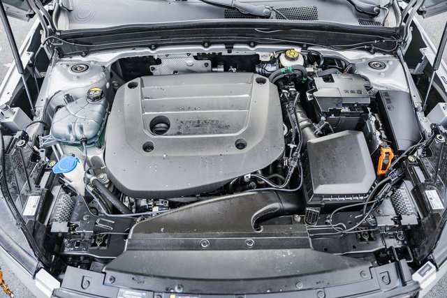 Used 2024 Volvo XC40 B5 Plus w/ Protection Package Premier image 20