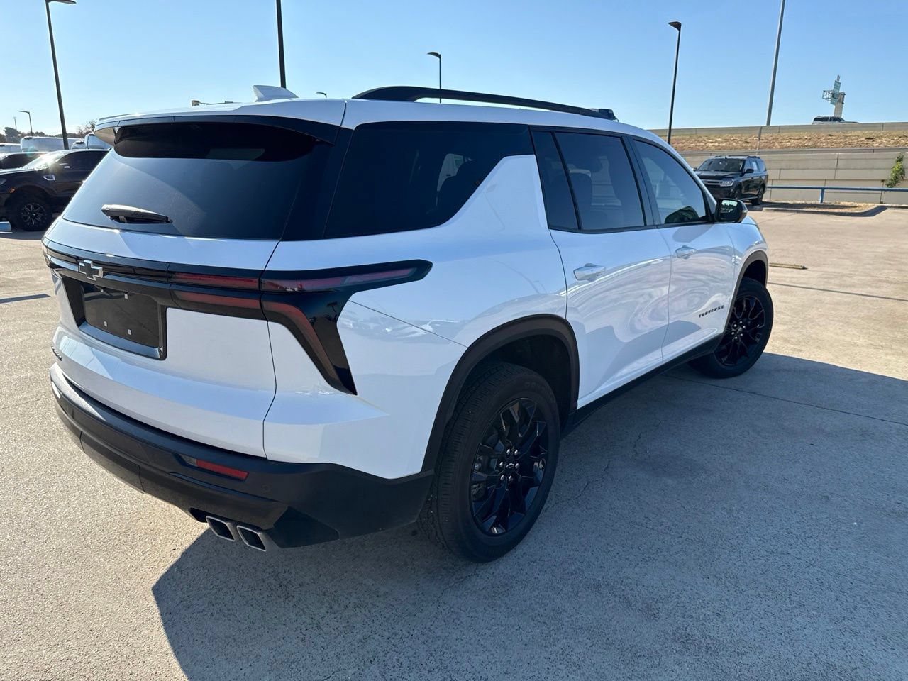 Used 2025 Chevrolet Traverse LT w/ Midnight/Sport Edition FWD image 11