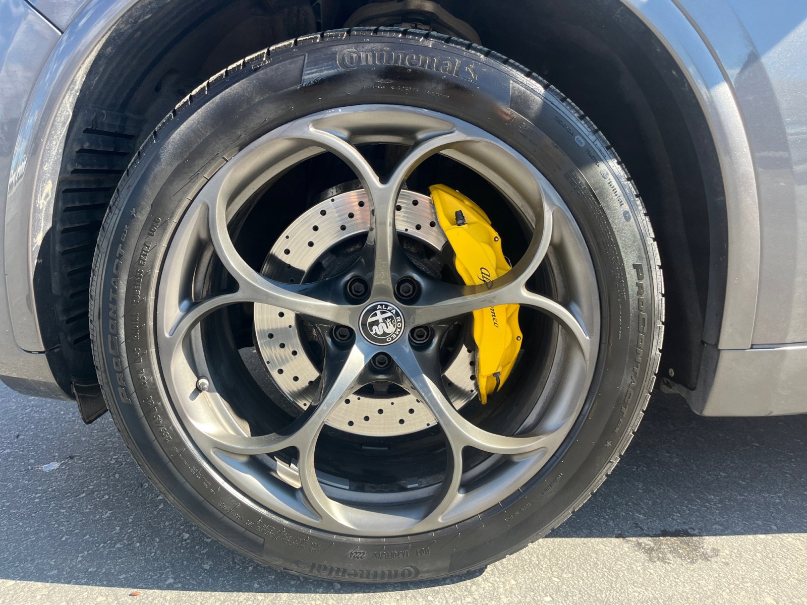 Used 2019 Alfa Romeo Stelvio Quadrifoglio w/ Driver Assist Dynamic Package image 10