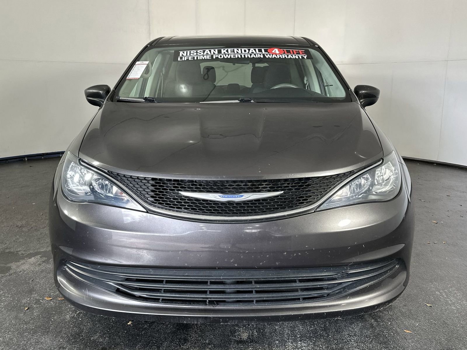 Used 2018 Chrysler Pacifica LX w/ Tire & Wheel Group image 4