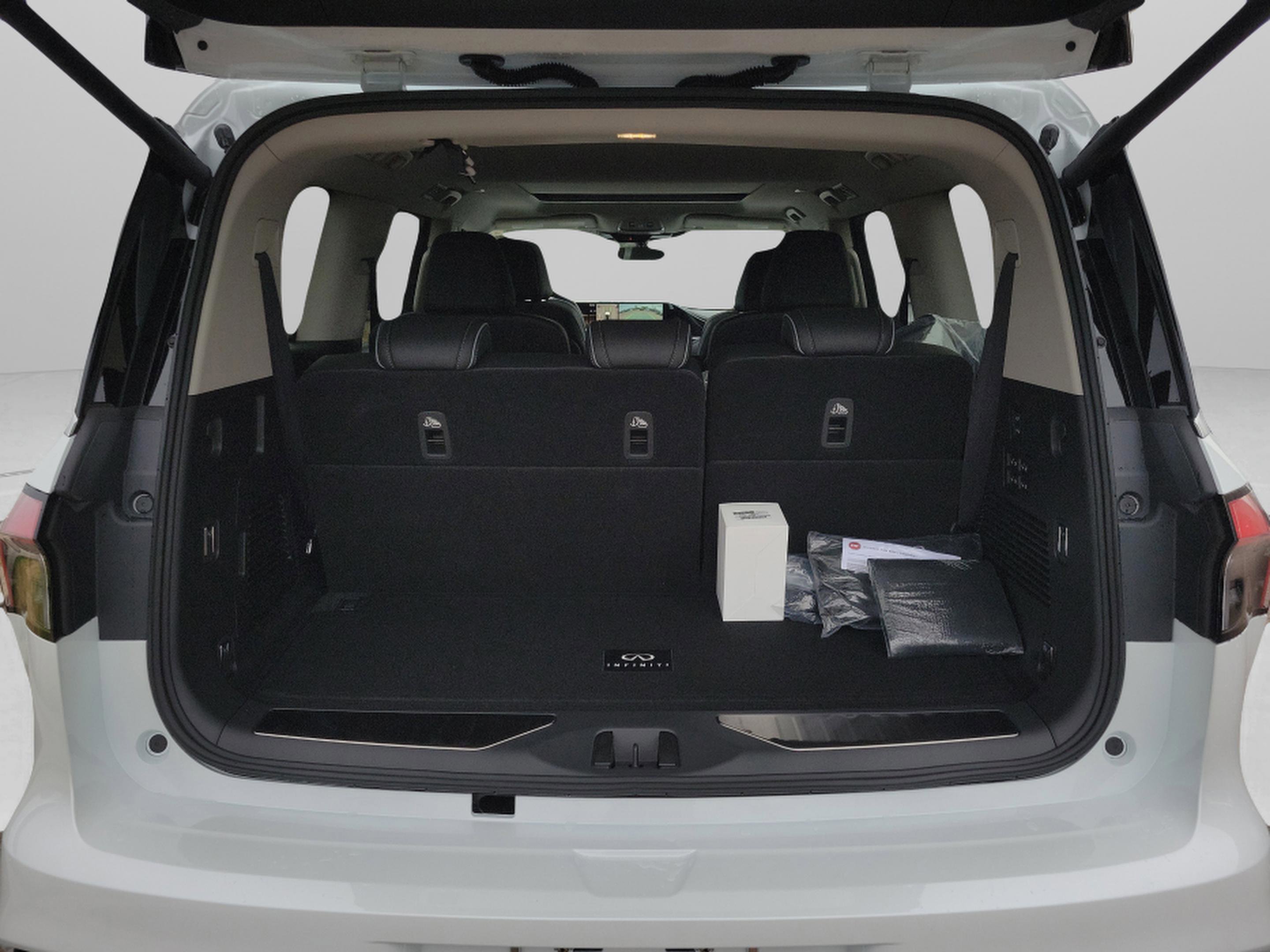 New 2026 INFINITI QX80 Luxe w/ Cargo Package image 28