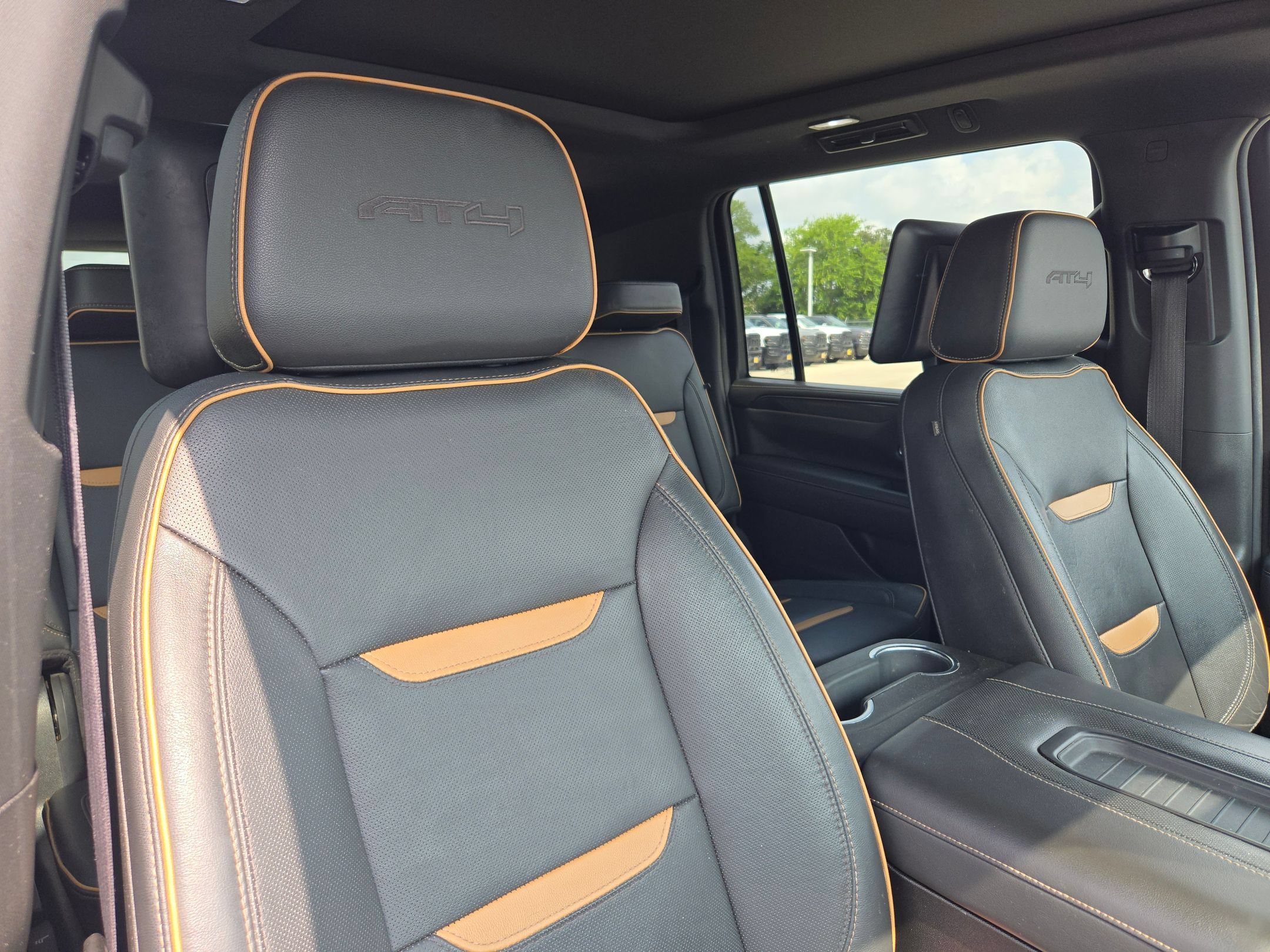 Used 2021 GMC Yukon XL AT4 w/ AT4 Premium Package AWD/4WD image 31