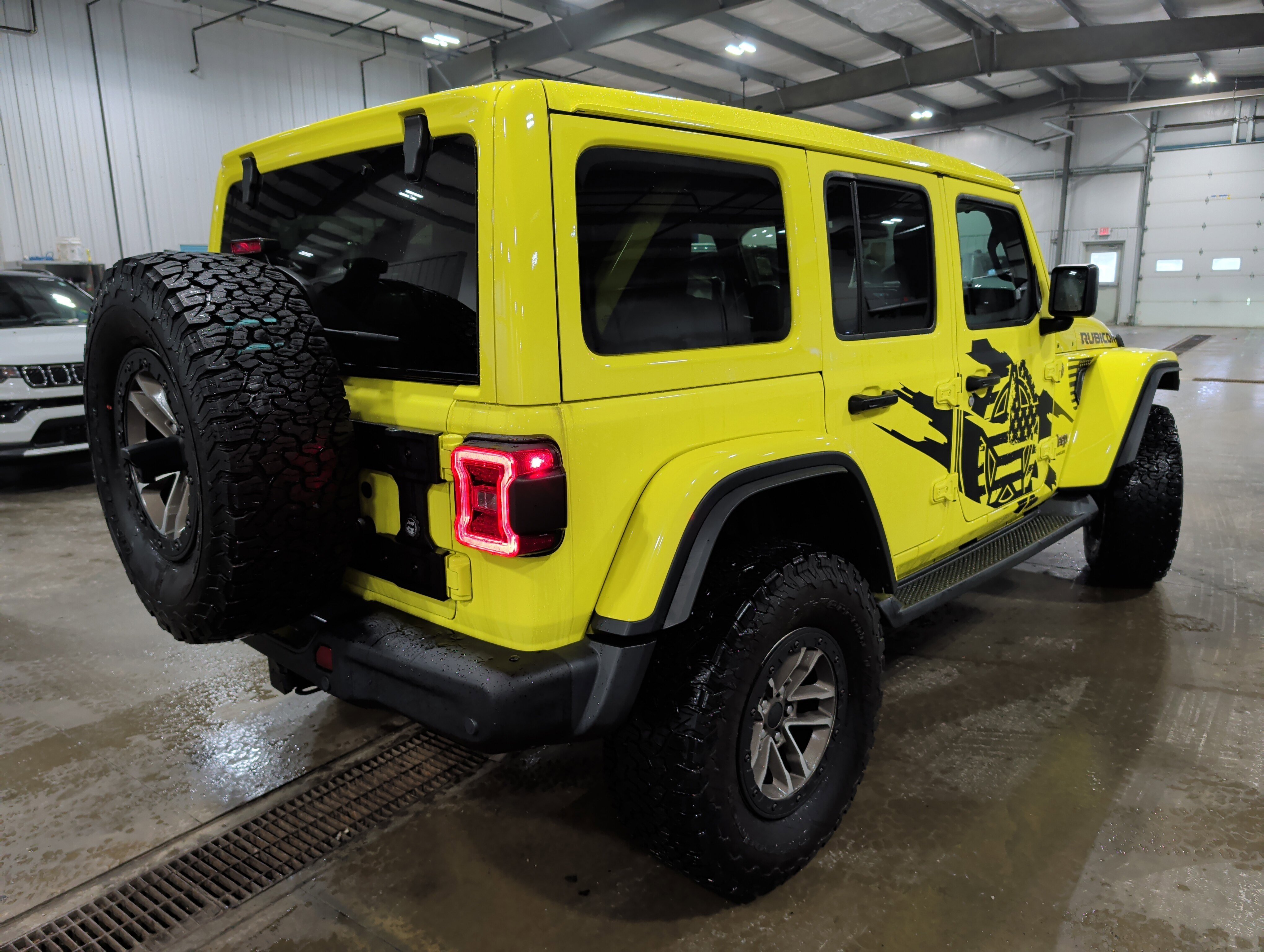 Used 2024 Jeep Wrangler Unlimited Rubicon 392 image 3