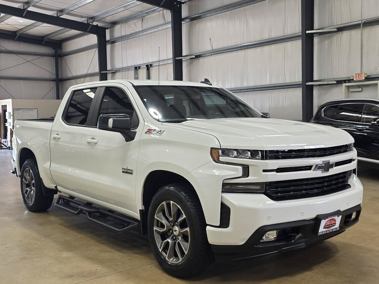 Used 2020 Chevrolet Silverado 1500 RST AWD/4WD image 3