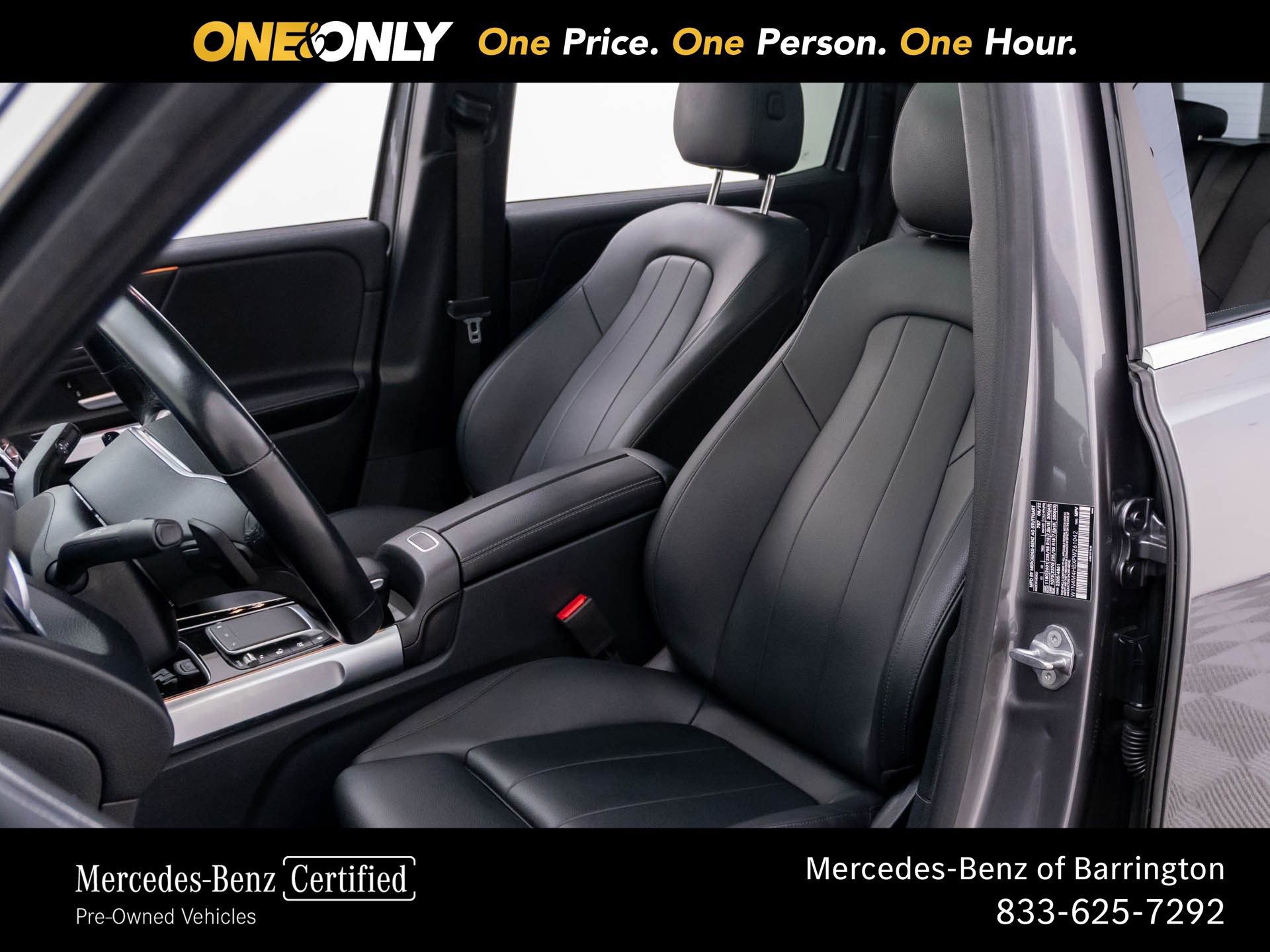 Used 2023 Mercedes-Benz GLB 250 4MATIC w/ Premium Package image 18