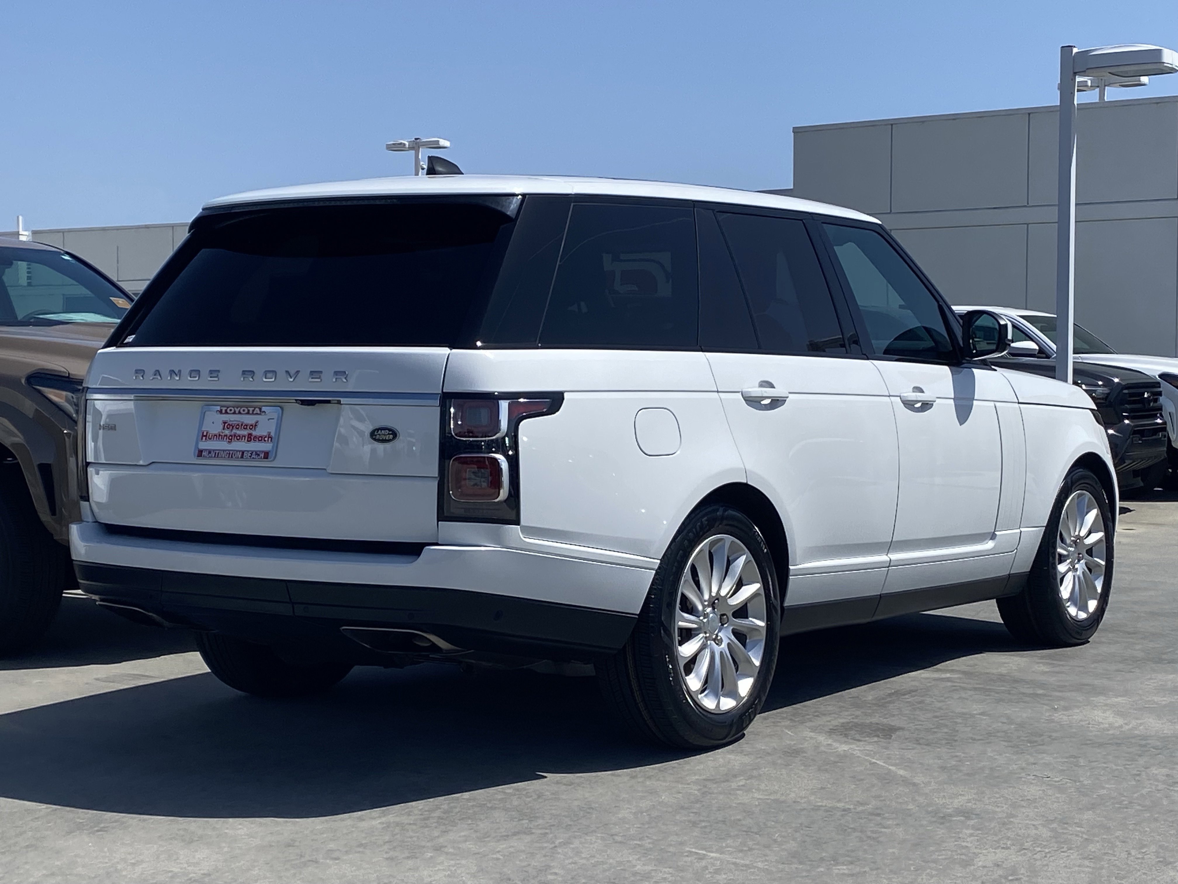 Used 2019 Land Rover Range Rover HSE AWD/4WD image 3