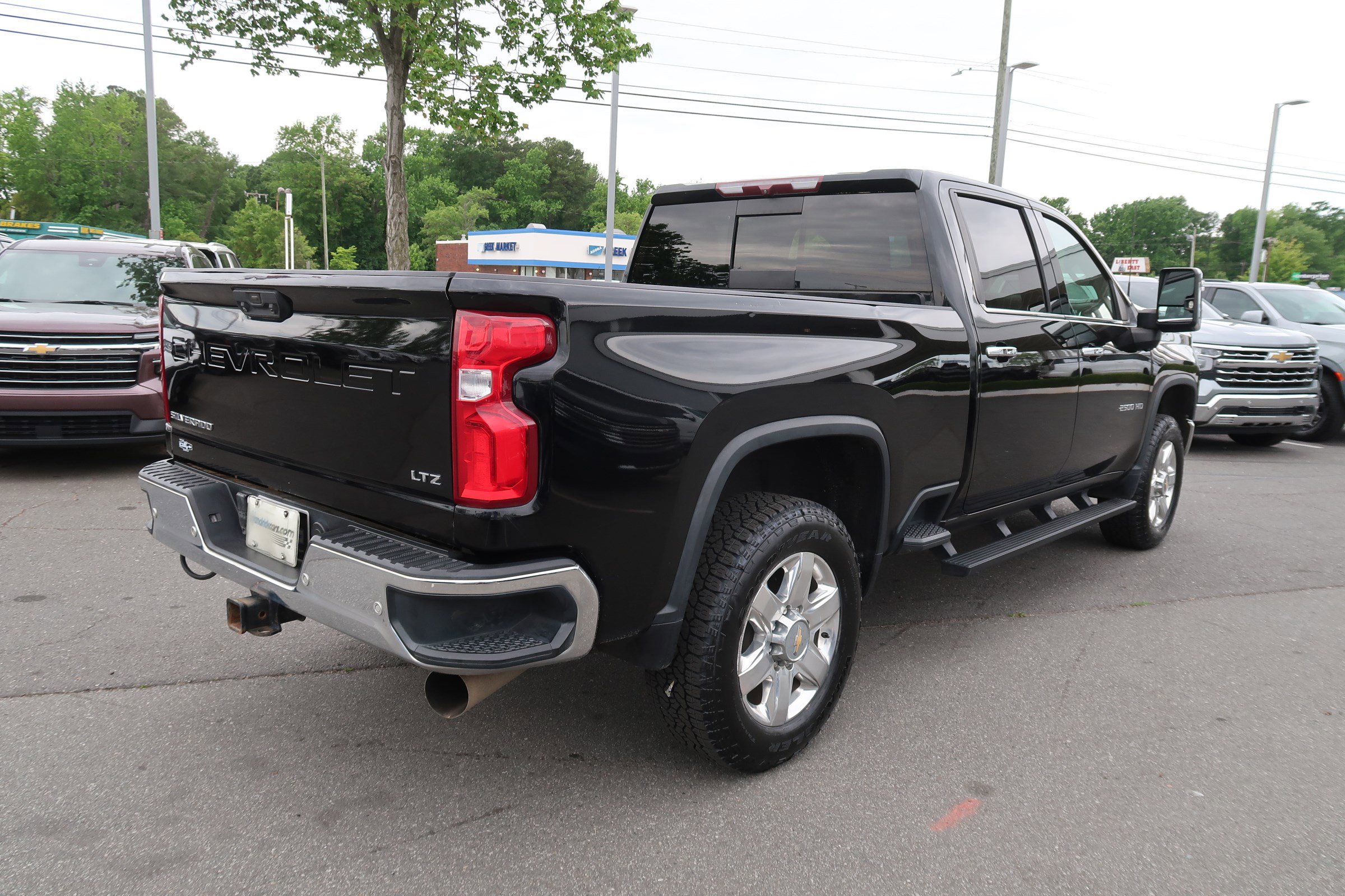 Used 2021 Chevrolet Silverado 2500 LTZ w/ LTZ Plus Package AWD/4WD image 11