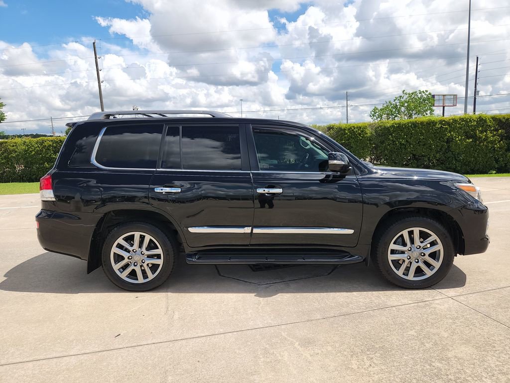 Used 2014 Lexus LX 570 4WD w/ Luxury Package image 4