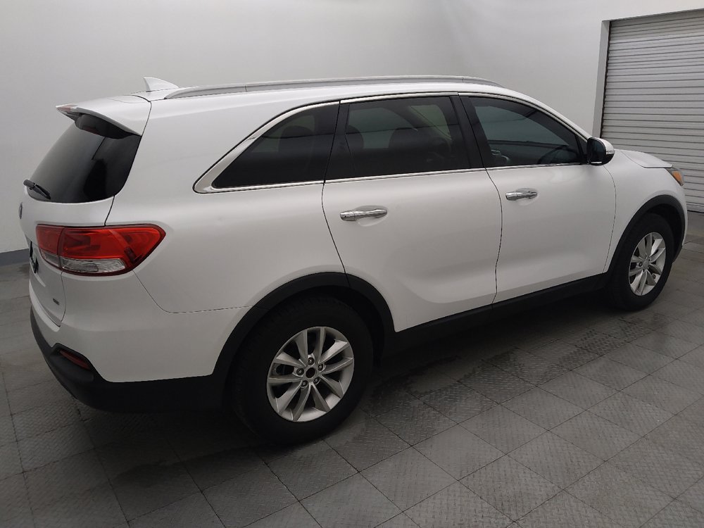 Used 2018 Kia Sorento FWD image 10