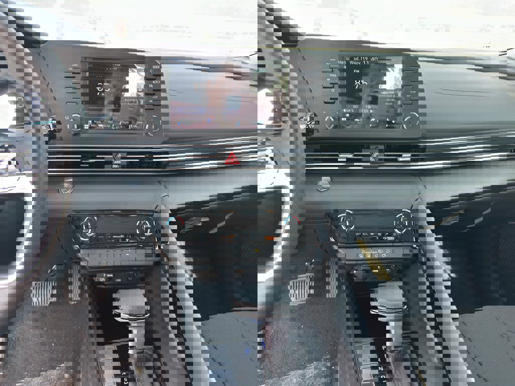 New 2025 Hyundai Elantra Blue image 18